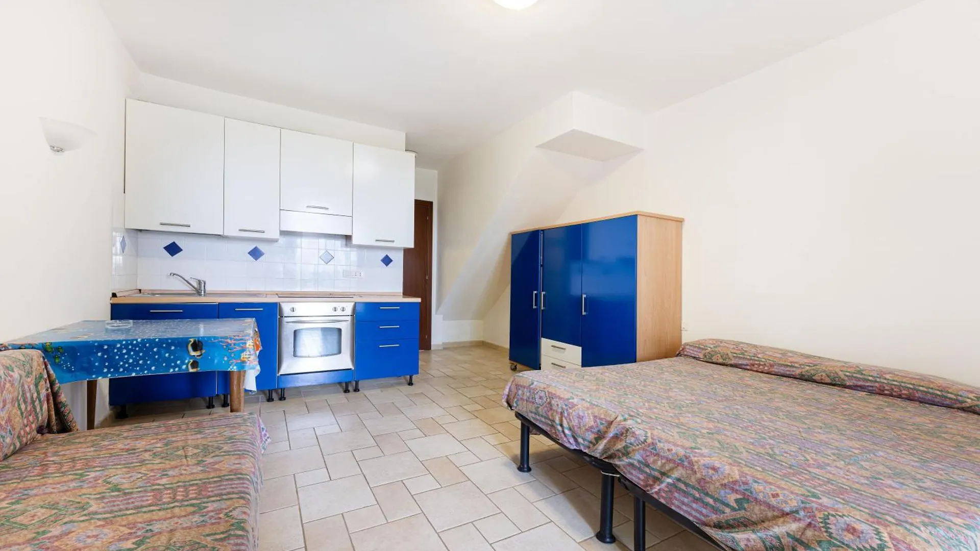 Relais Nisportino Borgo Alloro Fonte Ed Aida - Goelba Italy
